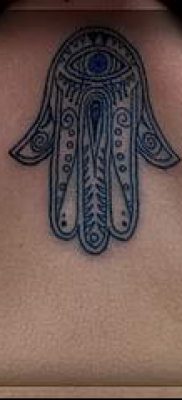 Hamsa tetoválás - fényképes példa egy tetoválás jelentését bemutató cikkhez 75