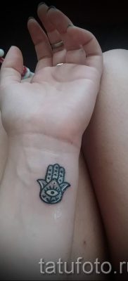Hamsa tetoválás - fényképes példa a tetoválás jelentését bemutató cikkhez 71