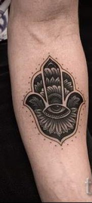 hamsa tetoválás - fényképes példa a tetoválás jelentéséről szóló cikkhez 64