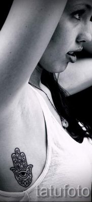hamsa tetoválás - fényképes példa a tetoválás 60 jelentéséről szóló cikkre