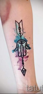 hamsa tetoválás - fényképes példa egy tetoválás jelentését bemutató cikkhez 57