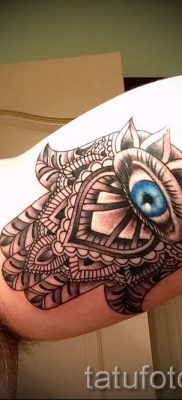 hamsa tetoválás - fényképes példa egy tetoválás jelentését bemutató cikkhez 56