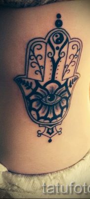hamsa tetoválás - fényképes példa a tetoválás jelentéséről szóló cikkhez 55