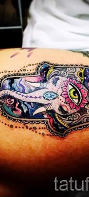 hamsa tetoválás - fényképes példa egy tetoválás jelentését bemutató cikkhez 51