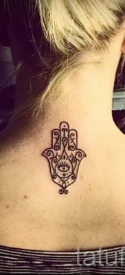 hamsa tetoválás - fényképes példa egy tetoválás jelentését bemutató cikkhez 48