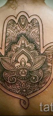 hamsa tetoválás - fényképes példa egy tetoválás jelentését bemutató cikkhez 44