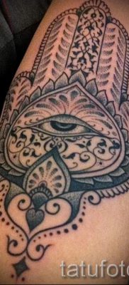 hamsa tetoválás - fényképes példa egy tetoválás jelentését bemutató cikkhez 39