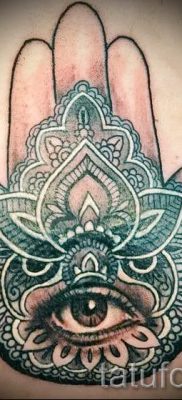 hamsa tetoválás - fényképes példa egy tetoválás jelentését bemutató cikkhez 29