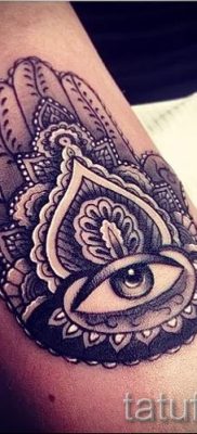 hamsa tetoválás - fényképes példa egy tetoválás jelentését bemutató cikkhez 25