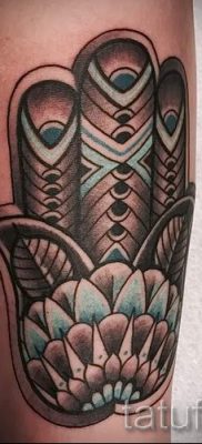 hamsa tetoválás - fényképes példa egy tetoválás jelentését bemutató cikkhez 22