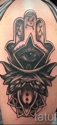 hamsa tetoválás - fényképes példa egy tetoválás jelentését bemutató cikkhez 20