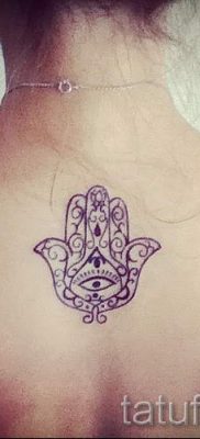 hamsa tetoválás - fényképes példa egy tetoválás jelentését bemutató cikkhez 13