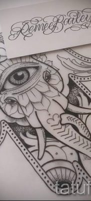 hamsa tetoválás - fényképes példa egy tetoválás jelentését bemutató cikkhez 10