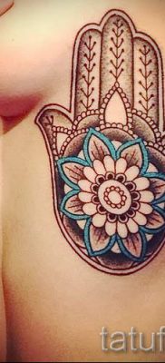 hamsa tetoválás - fényképes példa egy tetoválás jelentését bemutató cikkhez 8