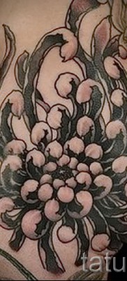 Példa krizantém tetoválásra a 86 -os fényképen