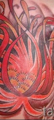 Példa a krizantém tetoválásra a 78. fotón