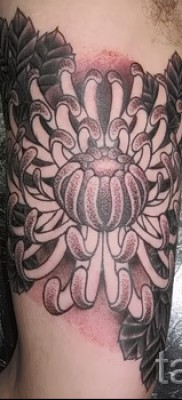 Példa krizantém tetoválásra a 69. számú fényképen