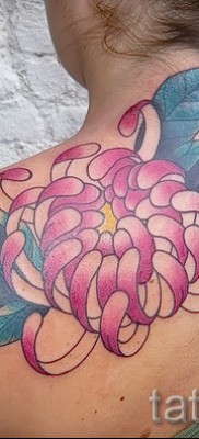 Példa krizantém tetoválásra a 67 -es fényképen