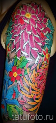 Példa krizantém tetoválásra a 61. számú fényképen