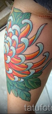 Példa krizantém tetoválásra az 55. számú fényképen