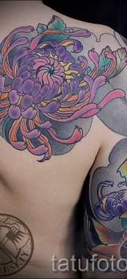 Példa krizantém tetoválásra az 52. számú fényképen