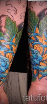 Példa krizantém tetoválásra a 47. számú fényképen