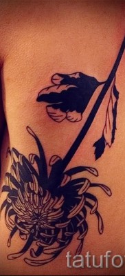 Példa krizantém tetoválásra a 44 -es fényképen