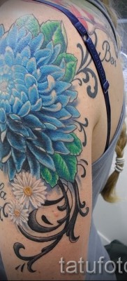 Példa krizantém tetoválásra a 36. számú fotón