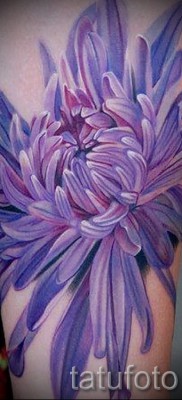 Példa krizantém tetoválásra a 25 -ös fotón