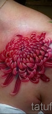 Példa krizantém tetoválásra a 16 -os fényképen