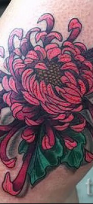 Példa krizantém tetoválásra a 14 -es fényképen