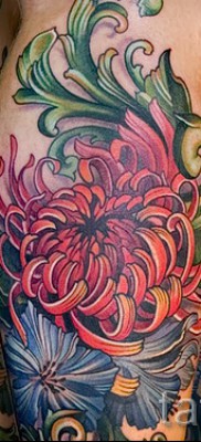 Példa krizantém tetoválásra a 6. számú fényképen