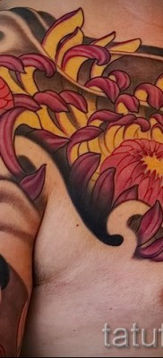 Példa krizantém tetoválásra az 5. számú fényképen