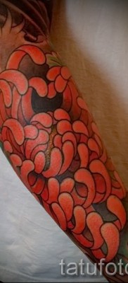 Példa krizantém tetoválásra a 76. számú fényképen