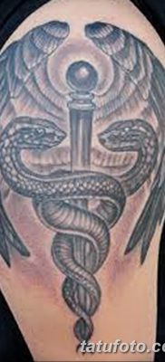 fotó a Caduceus tetoválásról, kelt 2017.10.21 -én №138 - Caduceus tetoválás -