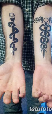 fotó a Caduceus tetoválásról, kelt 2017.10.21. №140 - Caduceus tetoválás -