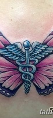 fotó a Caduceus tetoválásról, kelt 2017.10.21 -én №144 - Caduceus tetoválás -