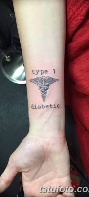 fotó a Caduceus tetoválásról, kelt 2017.10.21., 009 - Caduceus tetoválás -