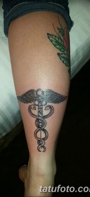 fotó a Caduceus tetoválásról, kelt 2017.10.21. №010 - Caduceus tetoválás -