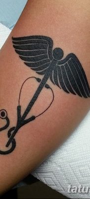 fotó a Caduceus tetoválásról, kelt 2017.10.21. №023 - Caduceus tetoválás -