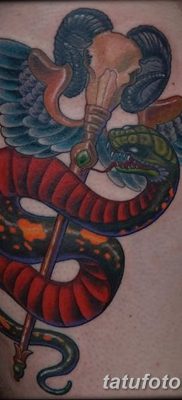 fotó a Caduceus tetoválásról, kelt 2017.10.21 -én №035 - Caduceus tetoválás -