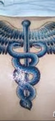 fotó a Caduceus tetoválásról, kelt 2017.10.21 -én №036 - Caduceus tetoválás -