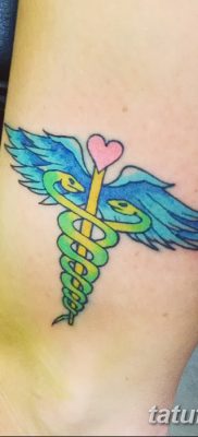 fotó a Caduceus tetoválásról, kelt 2017.10.21. №050 - Caduceus tetoválás -
