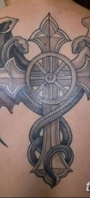 fotó a caduceus tetoválásról, kelt 2017.10.21 -én №056 - caduceus tetoválás -