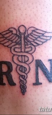 fotó a caduceus tetoválásról, kelt 2017.10.21 -én №062 - caduceus tetoválás -