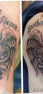 fotó a Caduceus tetoválásról, kelt 2017.10.21 -én №069 - Caduceus tetoválás -