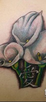 A calla liliom tetoválás # 783 a minta méltó változata, amely könnyen használható feldolgozásra és akvarell calla tetoválásként a combra