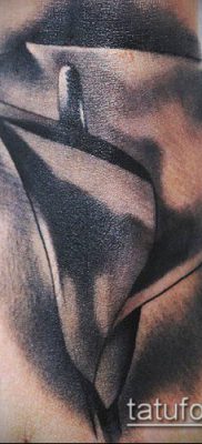 calla liliom tetoválás # 331 - a minta hűvös változata, amely sikeresen használható változtatásra és rajzolásra, mint a calla tetoválás akvarellje a combon