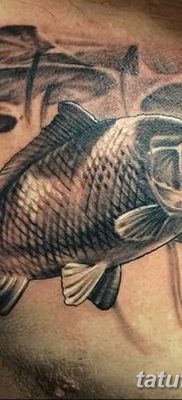 fotó egy ponty tetoválásról, kelte: 2017.10.28. №045 - ponty tetoválás -