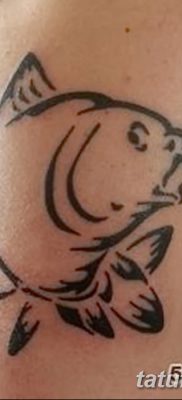 fotó egy ponty tetoválásról, kelte: 2017.10.28. №062 - ponty tetoválás -